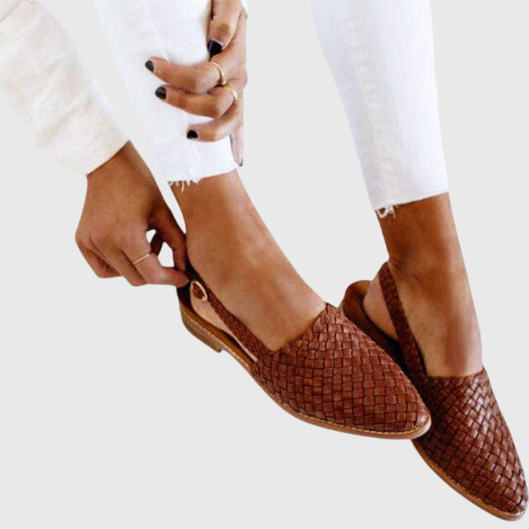 Zapatos Bajos Tipo Slip-On con Textura Trenzada para Dama