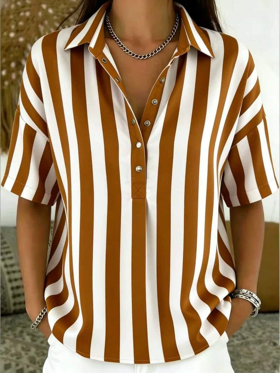 Blusa holgada con estampado de rayas y cuello camisero