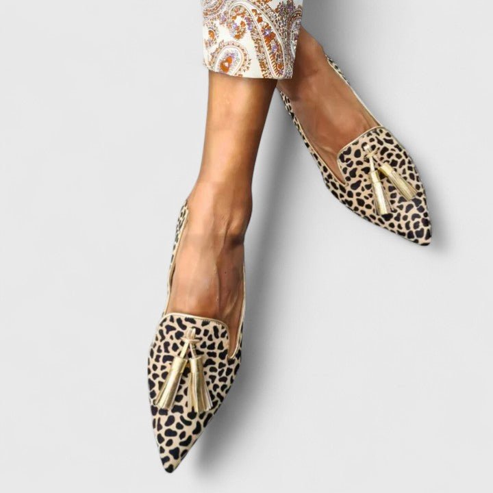 Mocasines planos de punta fina con estampado animal y borlas para mujer