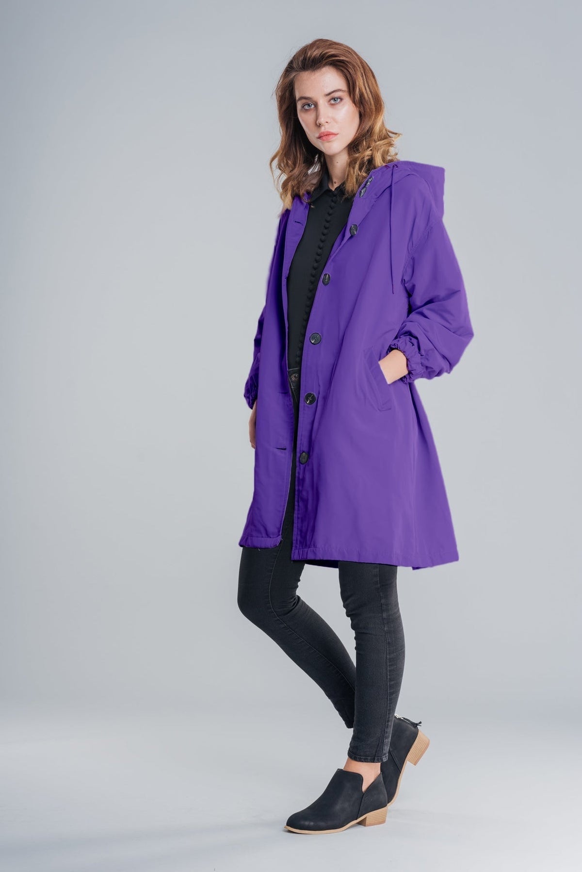 Chaqueta Larga Casual para Mujer con Capucha y Botonadura Frontal