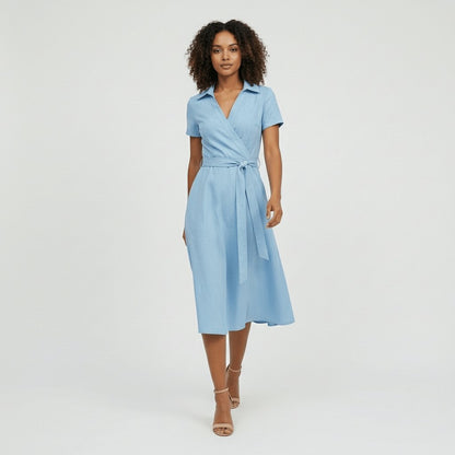 Vestido midi acampanado estilo cruzado con escote en V y lazo ajustable