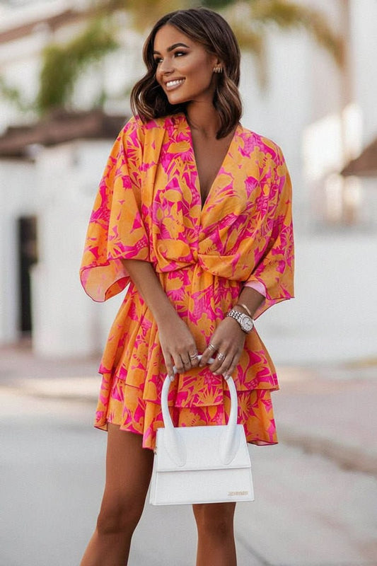 Vestido Corto Estilo Boho con Estampado Tropical y Cuello en V