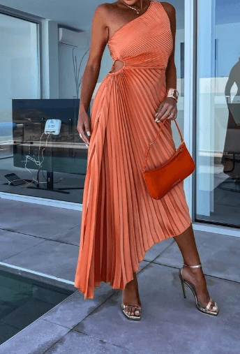 Vestido largo asimétrico con falda plisada para eventos de mujer