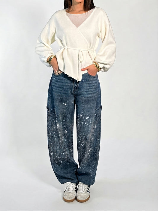 Pantalón de Mezclilla de Pierna Ancha con Pedrería Decorativa